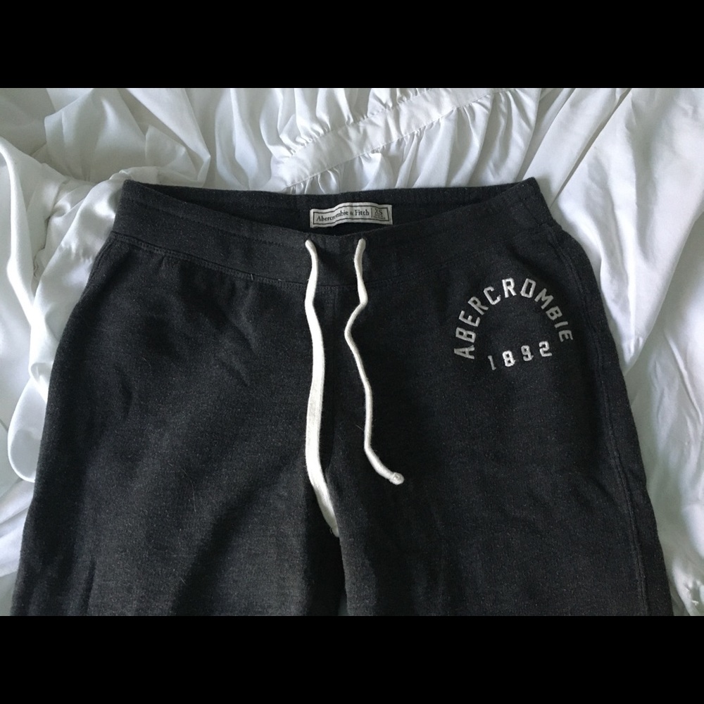 Abercrombie grey jogger sweatpant